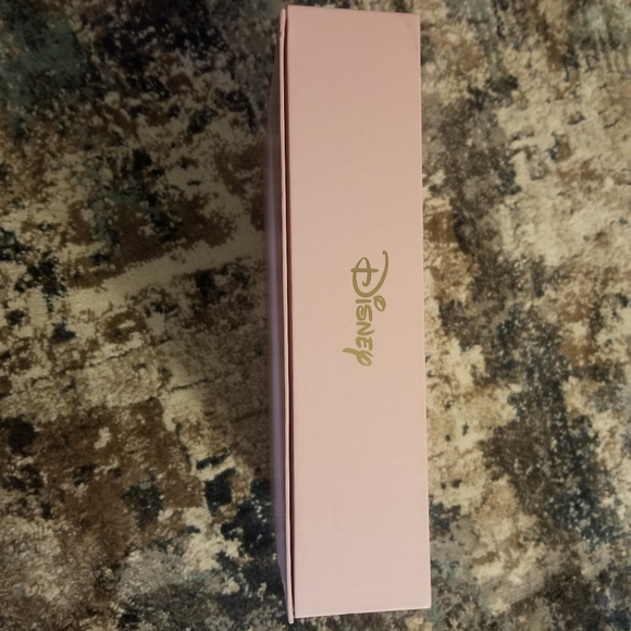 The CREME Shop Disney Minnie Mouse & Mickey Mouse Pamper Spa Kit Gift Set Bundle - Picture 8 of 13